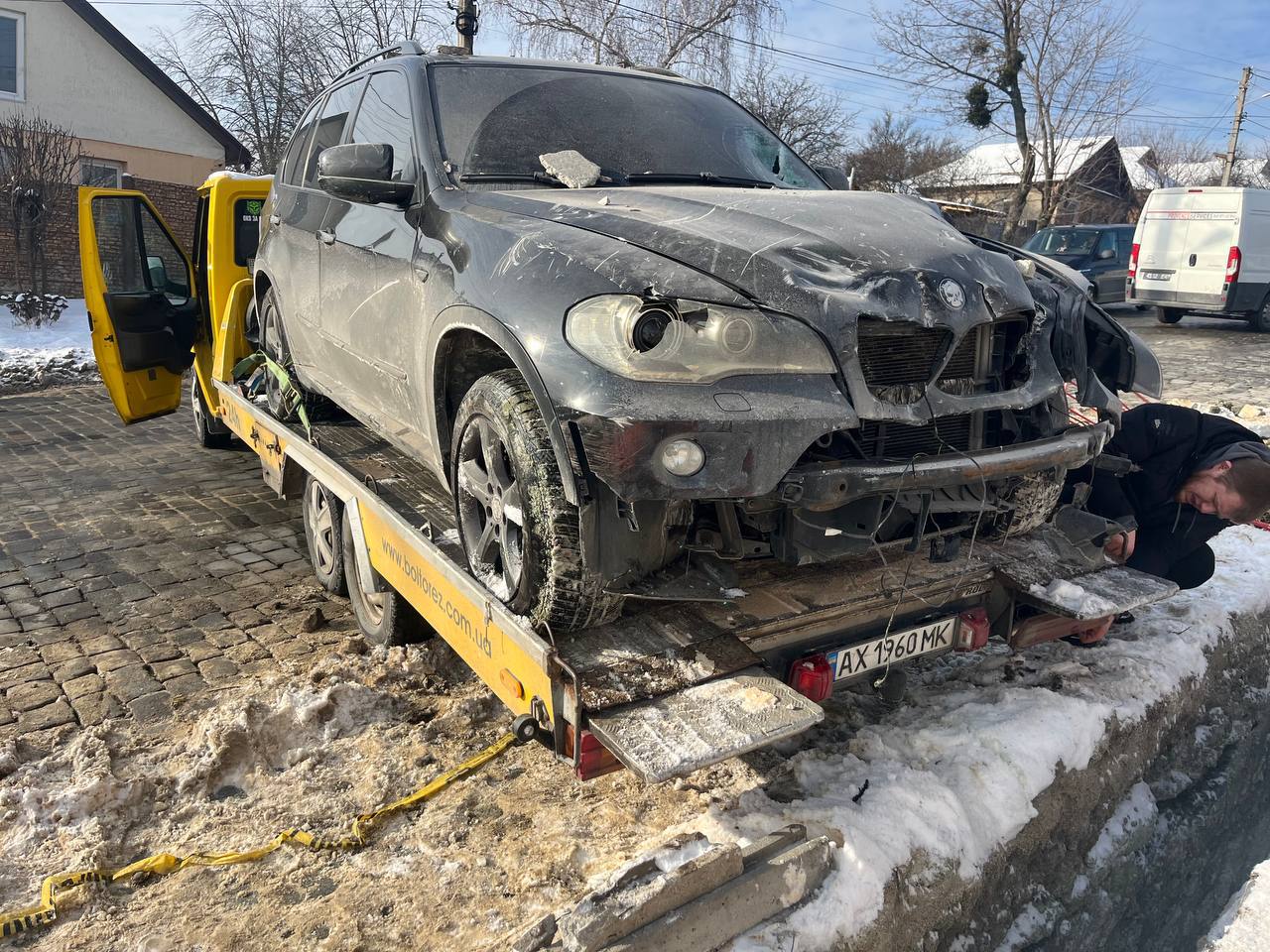 Позашляховик на евакуаторі3