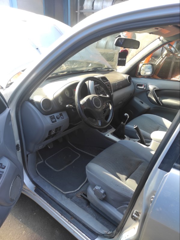 Toyota RAV4 (2000-2005)