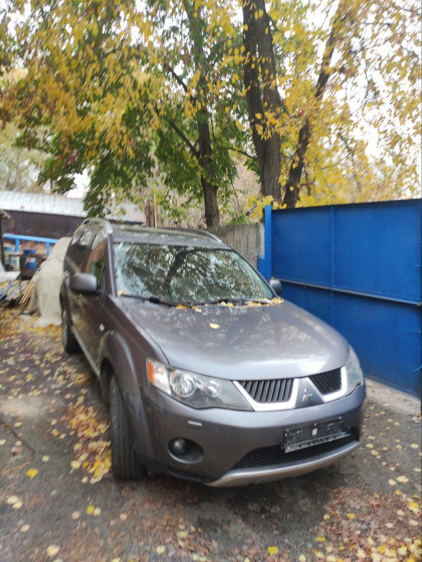Mitsubishi Outlander XL (2005-2009)