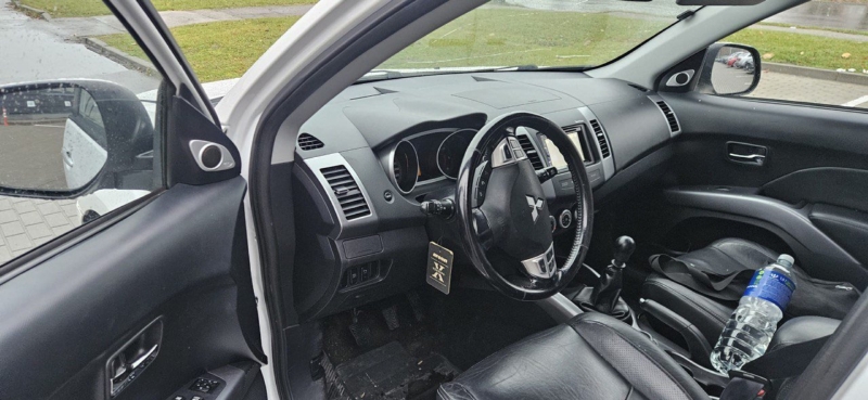 Mitsubishi Outlander XL (2005-2009)