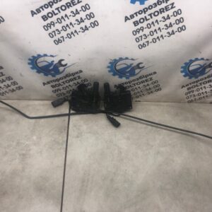Замок капота