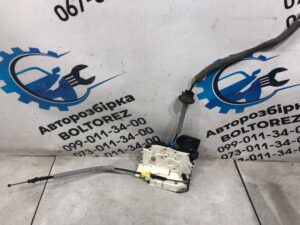Замок двері передньої лівої
