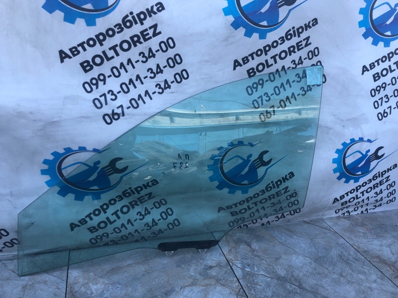 Скло двері передньої лівої