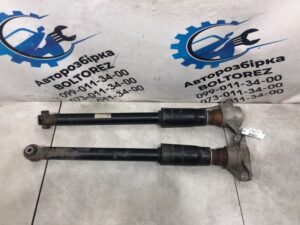 Амортизатор задній