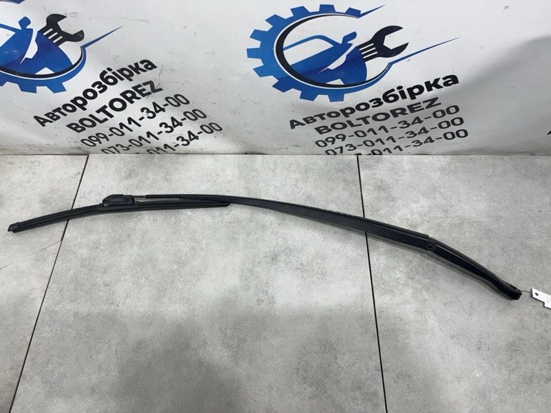 Поводок склоочисника передній