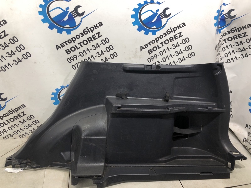 Обшивка багажника