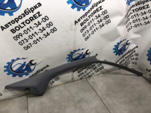 Накладка стійки лобового скла