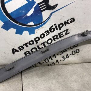 Накладка стійки лобового скла