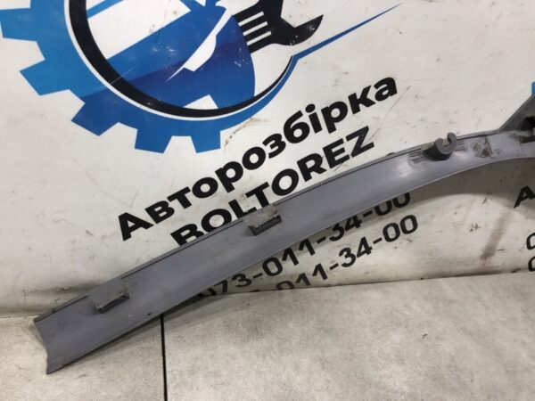 Накладка стійки лобового скла